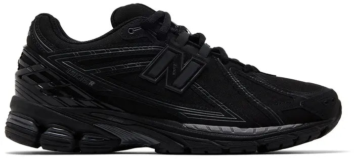1906 TRIPLE BLACK