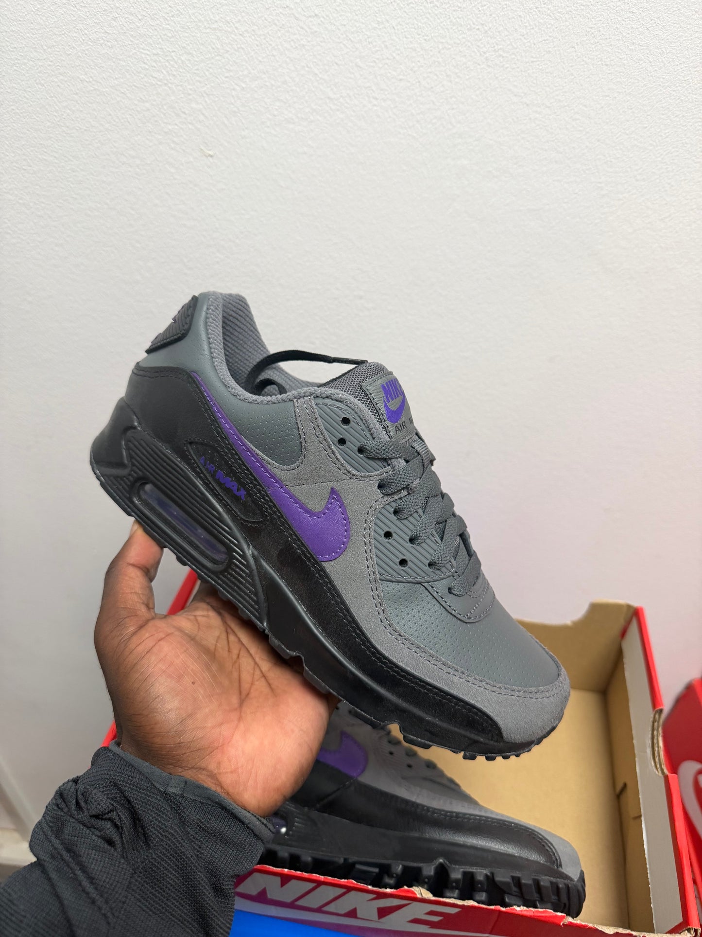 AM90