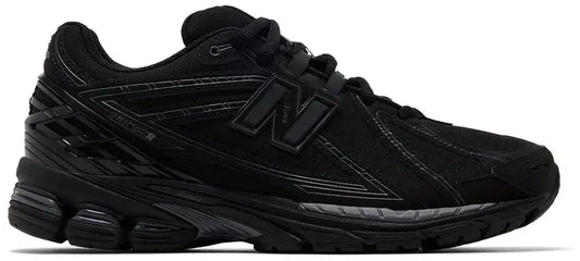 1906 TRIPLE BLACK